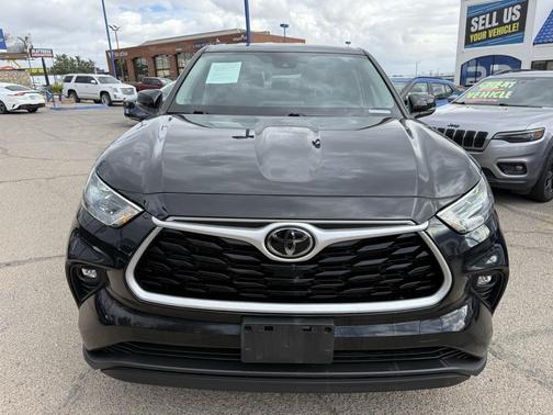 2022 Toyota Highlander LE