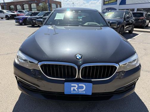 2018 BMW 530 530i