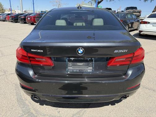2018 BMW 530 530i