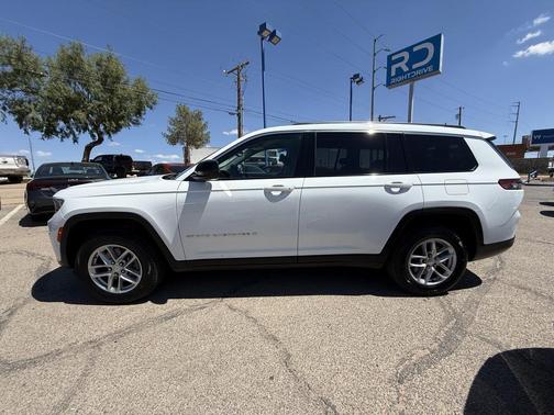 2023 Jeep Grand Cherokee L Laredo