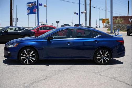 2022 Nissan Altima SR FWD