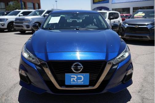 2022 Nissan Altima SR FWD