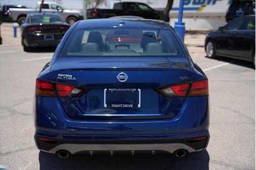 2022 Nissan Altima SR FWD