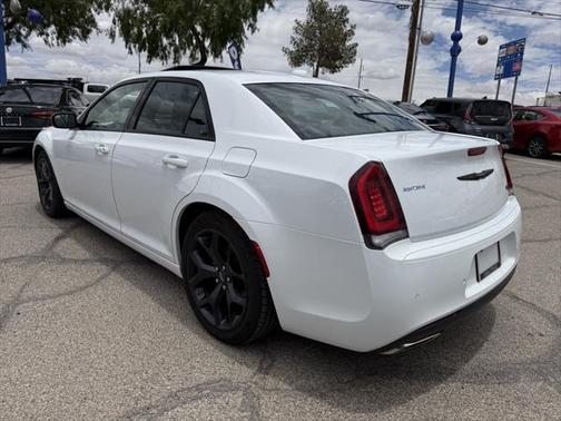 2022 Chrysler 300 S