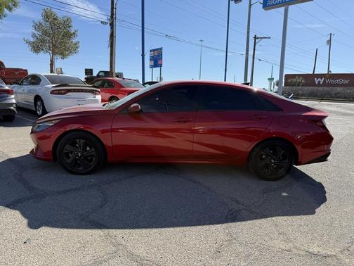 2021 Hyundai ELANTRA SEL