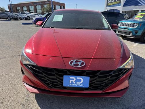 2021 Hyundai ELANTRA SEL
