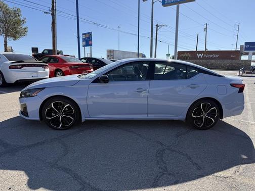 2023 Nissan Altima SR VC-Turbo FWD