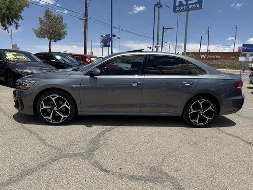 2021 Volkswagen Passat 2.0T R-Line