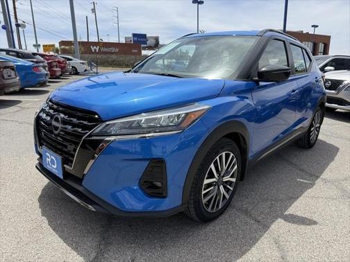 2023 Nissan Kicks SR