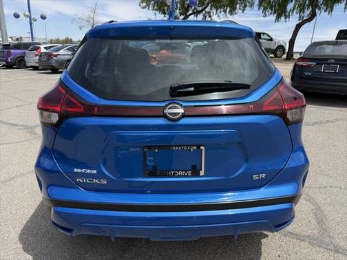 2023 Nissan Kicks SR