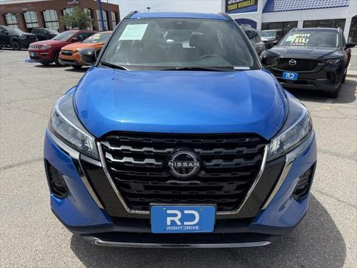 2023 Nissan Kicks SR