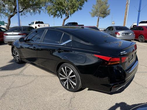 2020 Nissan Altima SR FWD