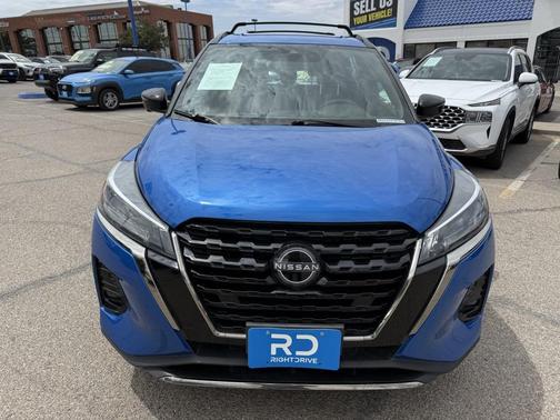 2024 Nissan Kicks SR