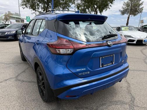 2024 Nissan Kicks SR