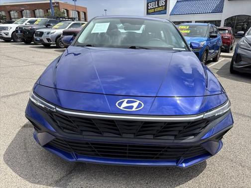 2024 Hyundai ELANTRA SE