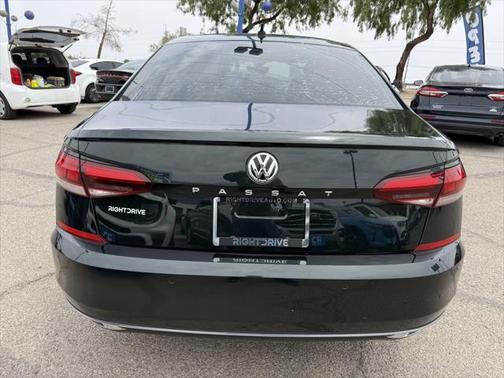 2022 Volkswagen Passat 2.0T Limited Edition