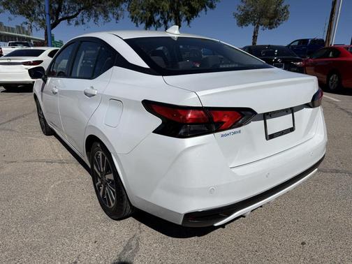 2022 Nissan Versa 1.6 SV