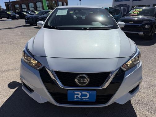 2022 Nissan Versa 1.6 SV