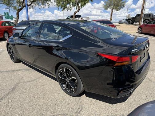 2023 Nissan Altima SR FWD