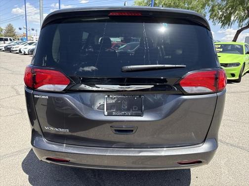 2023 Chrysler Voyager LX