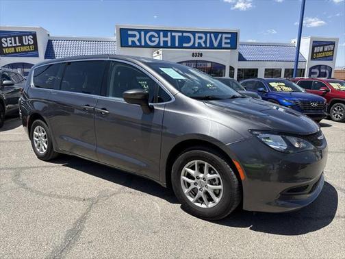 2023 Chrysler Voyager LX