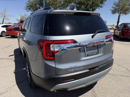 2023 GMC Acadia AWD SLT