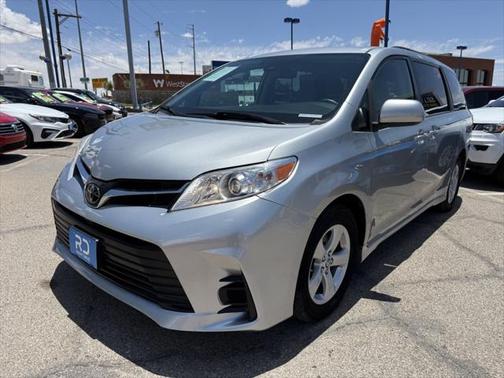 2020 Toyota Sienna LE