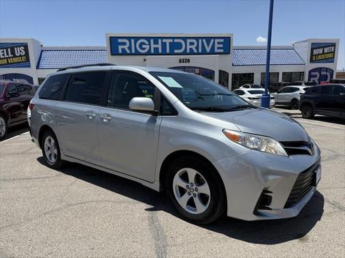 2020 Toyota Sienna LE