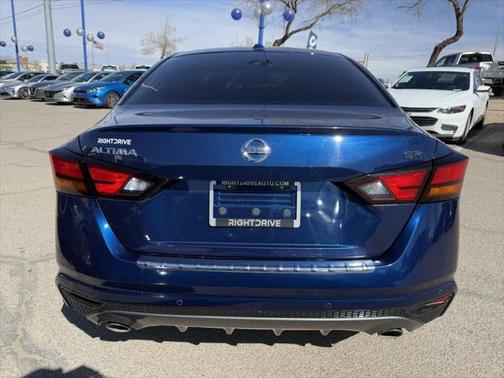 2021 Nissan Altima SR FWD