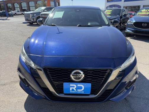 2021 Nissan Altima SR FWD