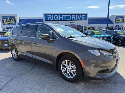 2021 Chrysler Voyager LX