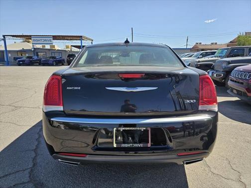 2018 Chrysler 300 Touring