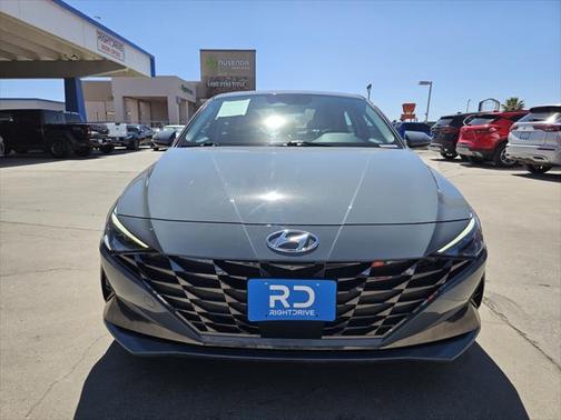 2022 Hyundai ELANTRA Limited