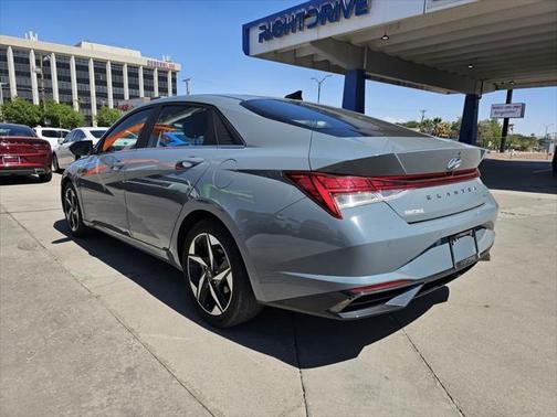 2022 Hyundai ELANTRA Limited