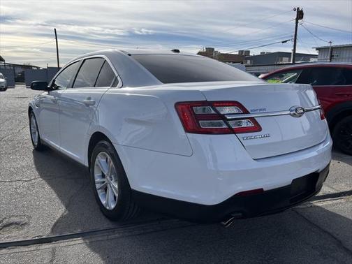 2017 Ford Taurus SE