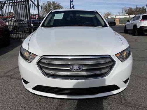 2017 Ford Taurus SE