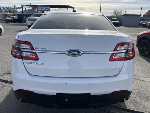 2017 Ford Taurus SE