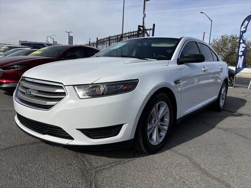 2017 Ford Taurus SE