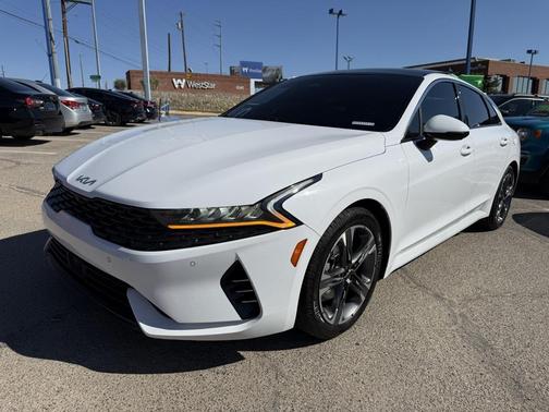 2022 Kia K5 EX