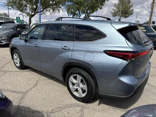 2020 Toyota Highlander LE