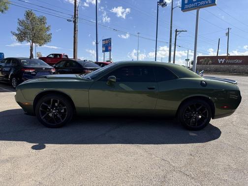 2021 Dodge Challenger SXT
