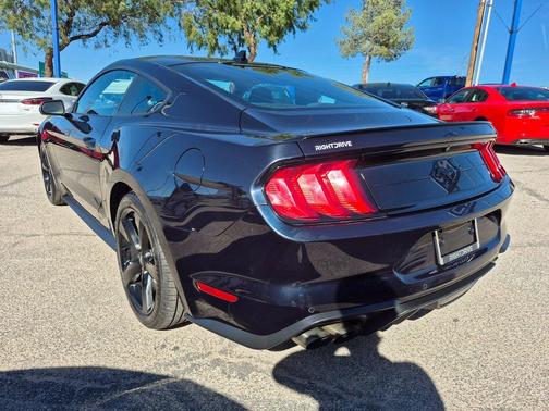 2021 Ford Mustang EcoBoost