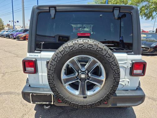 2020 Jeep Wrangler Unlimited Sahara