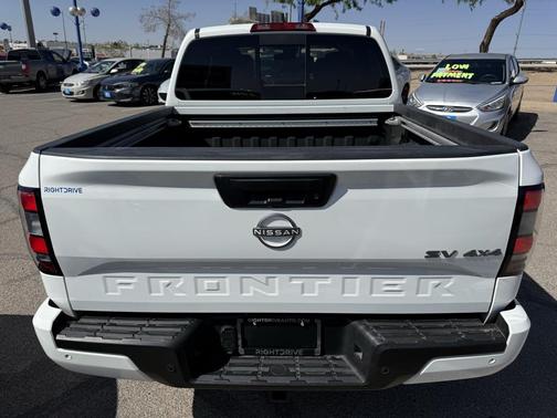 2024 Nissan Frontier SV