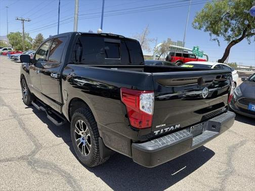 2021 Nissan Titan SV
