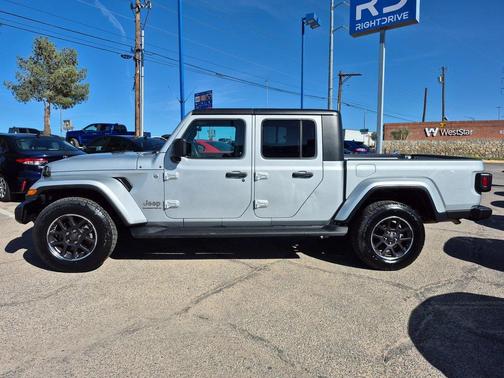 2023 Jeep Gladiator Overland