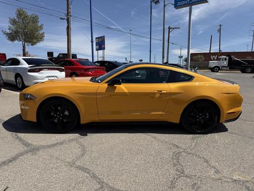 2022 Ford Mustang EcoBoost Premium