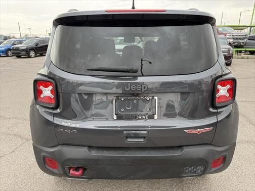 2022 Jeep Renegade Trailhawk