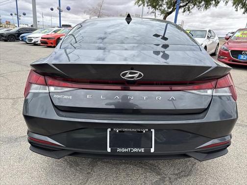 2021 Hyundai ELANTRA SEL