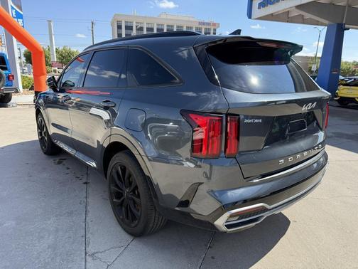 2022 Kia Sorento SX